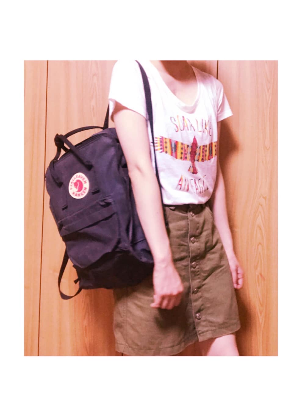 「American Eagle、緑スカート、カジュアル、白Tシャツ」｜「ems exciteのアイテム（デニムスカート、グリーン系）」を使った、◯さん（レディース・159cm）の夏コーディネートの1枚目の写真