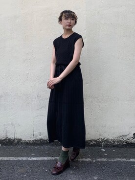 ローファーを使った ニットワンピース の人気ファッションコーディネート Sciaky