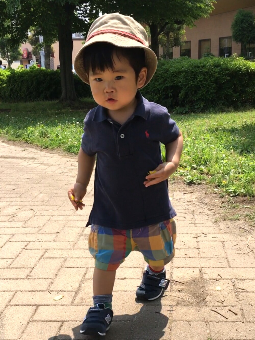「男の子、かぼちゃパンツ、夏コーデ、1歳、1歳5ヶ月」｜「green label relaxingのダンガリー/チェックカボチャパンツ（その他パンツ、その他）」を使った、晴さん（キッズ・80cm）の春コーディネートの1枚目の写真