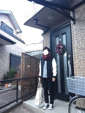 「アイテム（スタジャン、ホワイト系）」を使った、tsuguさん（メンズ・165cm）の冬コーディネート
