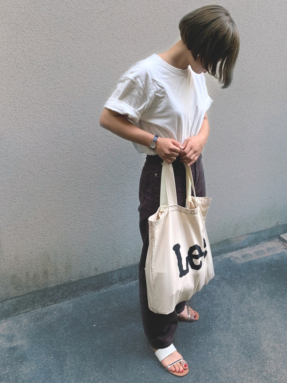 「プチプラ、大学生、シンプル、夏コーデ」｜「UNIQLOのクルーネックＴ（半袖）（Tシャツ/カットソー、ホワイト系）」を使った、мさん（レディース・153cm）の夏コーディネートの1枚目の写真