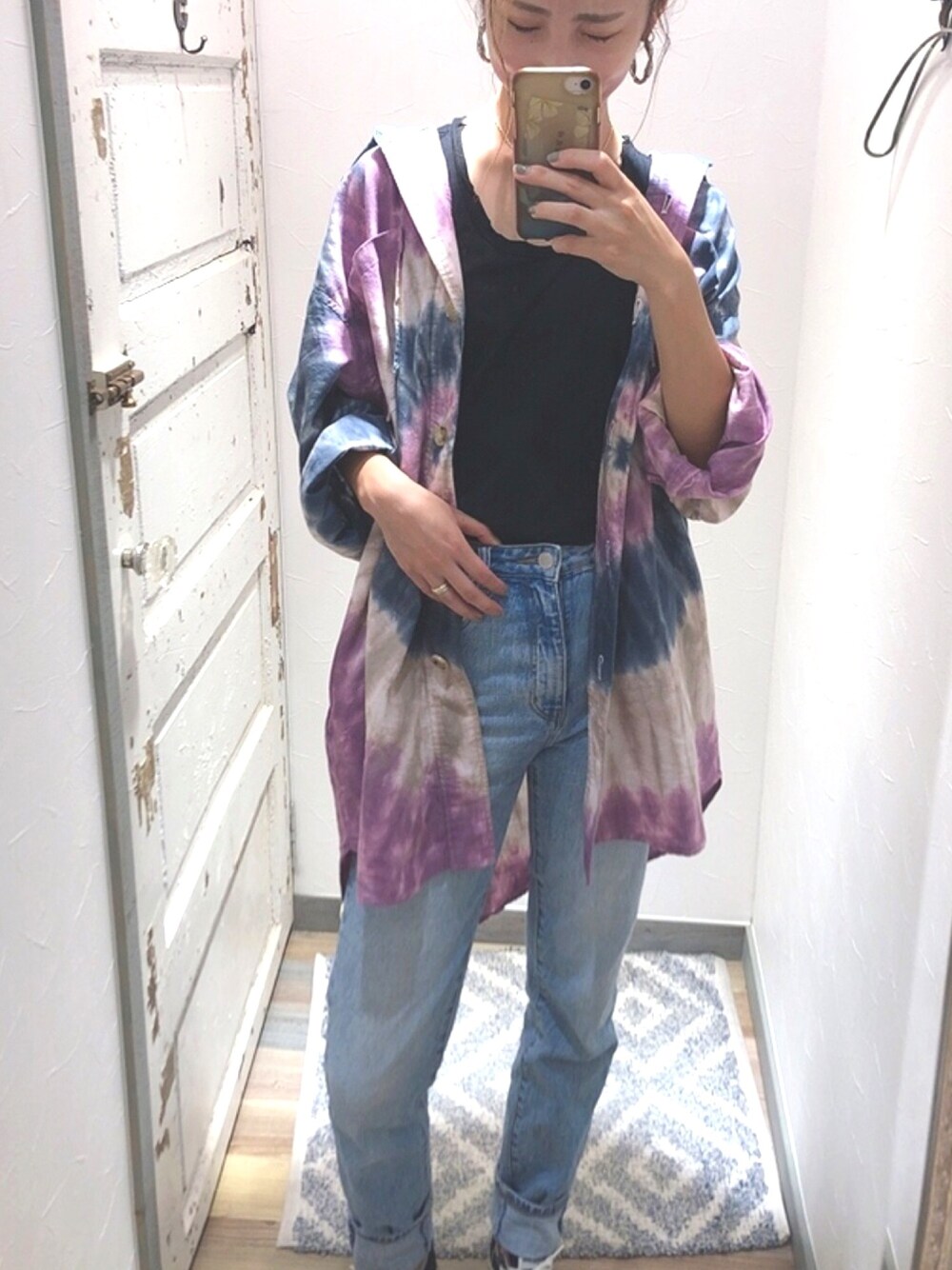 「カジュアル、おしゃれさんと繋がりたい、プチプラ、タイダイ柄、デニム、デニムパンツ、Ungrid、いいね、save、フォローお願いします🤑、いいね返し」｜「URBAN RESEARCH Sonny LabelのROLLA’S　DUSTERS（デニムパンツ、ブルー系）」を使った、kurimasa29さん（レディース・162cm）の夏コーディネートの1枚目の写真