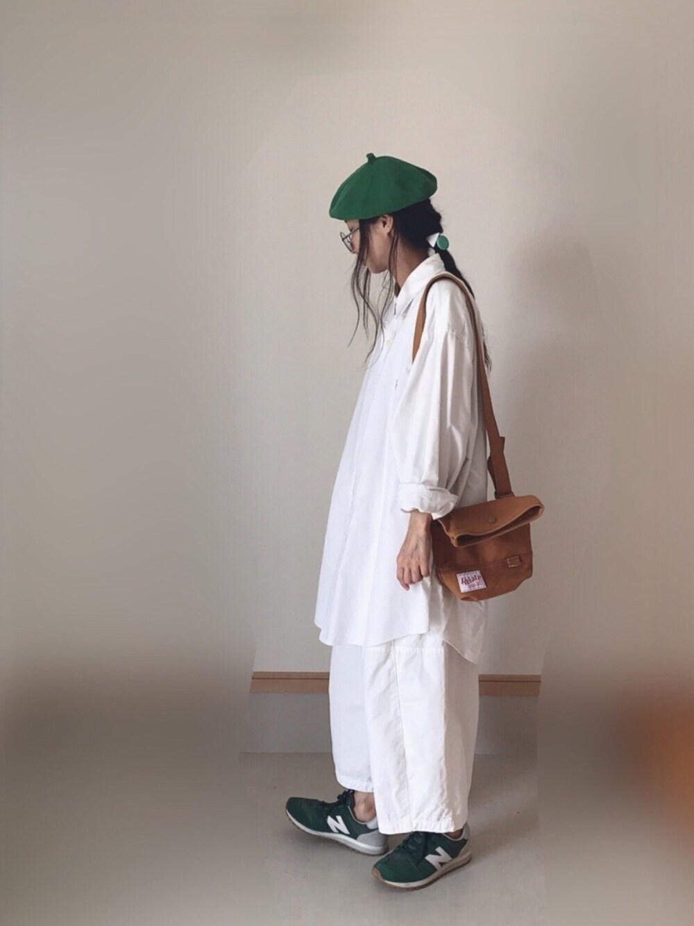 「古着、古着MIX、Ralph Lauren、白シャツ、オーバーサイズ、ビッグシルエット、ホワイト、オールホワイト、ワントーンコーデ、ベレー帽」｜「古着 Ralph Laurenのアイテム（シャツ/ブラウス、ホワイト系）」を使った、Rabbitsekine🐰さん（レディース・162cm）の秋コーディネートの1枚目の写真
