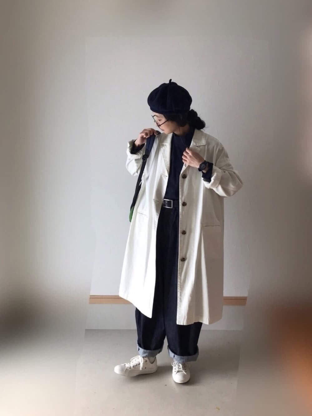 「デニム、harvesty、サーカスパンツ、バルーンパンツ、シンプル、ネイビー、GU、ユニクロ、UNIQLO、チェスターコート」｜「UNIQLOのソフトタッチハイネックT（長袖）（Tシャツ/カットソー、ブルー系）」を使った、Rabbitsekine🐰さん（レディース・162cm）の冬コーディネートの1枚目の写真