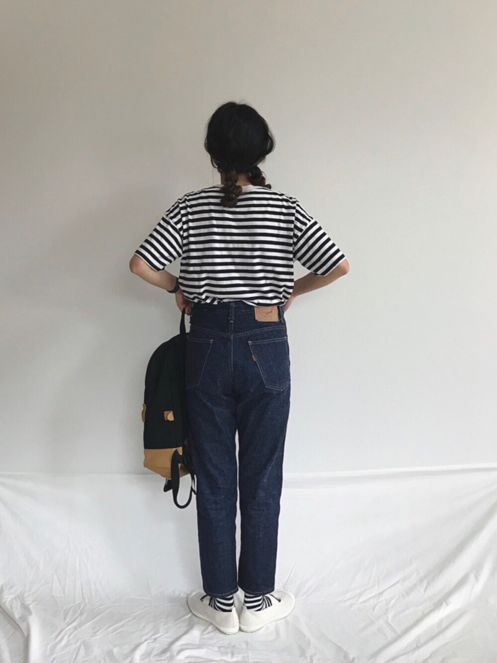 「シンプル、ボーダー、無印良品、デニム、ハイウエスト、orslow、うわばき、リュック、チャリ活」｜「無印良品のアイテム（Tシャツ/カットソー、ホワイト系）」を使った、Rabbitsekine🐰さん（レディース・162cm）の夏コーディネートの1枚目の写真