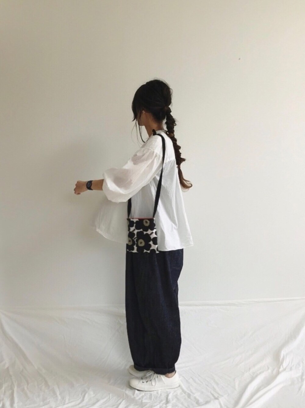「UNIQLO、ユニクロ、シンプル、ブラウス、harvesty、バルーンパンツ、サーカスパンツ、marimekko、handmade」｜「UNIQLOのソフトコットンギャザーブラウス（7分袖）（シャツ/ブラウス、ホワイト系）」を使った、Rabbitsekine🐰さん（レディース・162cm）の夏コーディネートの1枚目の写真