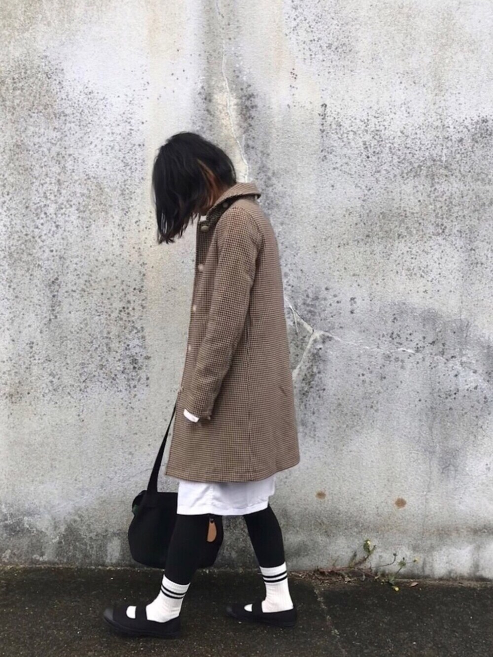 ãã¯ã€ãç³»ã®ã·ã£ãã¯ã³ããŒã¹ããã©ãã¯ç³»ã®ãã¹ãããã©ãŠã³ç³»ã®ãžã£ã±ãã/ã¢ãŠã¿ãŒãççšããã¬ãã£ãŒã¹ã®å¬ã³ãŒãã£ããŒãã®1æç®ã®åç