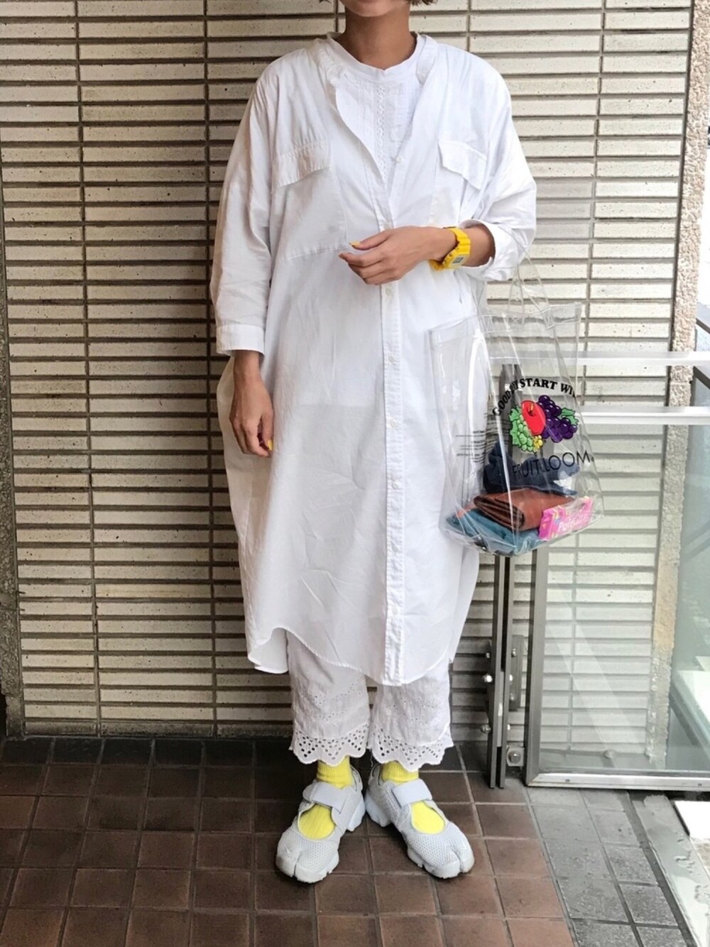 「オールホワイト、シャツワンピ、ワンピース、レース、レースパンツ、イエロー、ビニールバック、エアリフト」｜「BEAMS BOYのTORI-TO × BEAMS BOY / レース切替え ショートスリーブ カットソー（Tシャツ/カットソー、ホワイト系）」を使った、Rabbitsekine🐰さん（レディース・163cm）の夏コーディネートの1枚目の写真