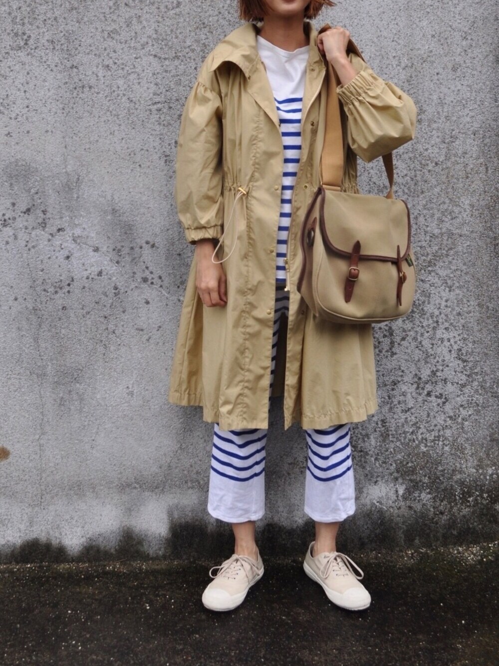「ボーダー、ボーダー×ボーダー、柄×柄、セットアップ、ベージュ、スプリングコート、BRADY、ショルダーバッグ、converse」｜「ORCIVALのラッセル ハーフスリーブＴシャツ WOMEN（Tシャツ/カットソー、ホワイト系）」を使った、Rabbitsekine🐰さん（レディース・162cm）の夏コーディネートの1枚目の写真