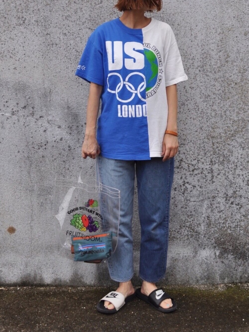 「古着、Tシャツ、アクロンリメイク✂️、リメイク、MADE by sunny side up、デニム、アシンメトリー、ビニールバック、クリアバッグ、PVC」｜「アクロンリメイク✂️のアイテム（Tシャツ/カットソー、ブルー系）」を使った、Rabbitsekine🐰さん（レディース・162cm）の夏コーディネートの1枚目の写真