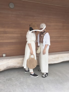 「GU（ジーユー）のアイテム（シャツ/ブラウス、ホワイト系）」を使った、すさん（レディース・153cm）の春コーディネート