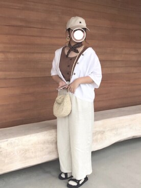 「GU（ジーユー）のアイテム（その他パンツ、ホワイト系）」を使った、すさん（レディース・153cm）の春コーディネート