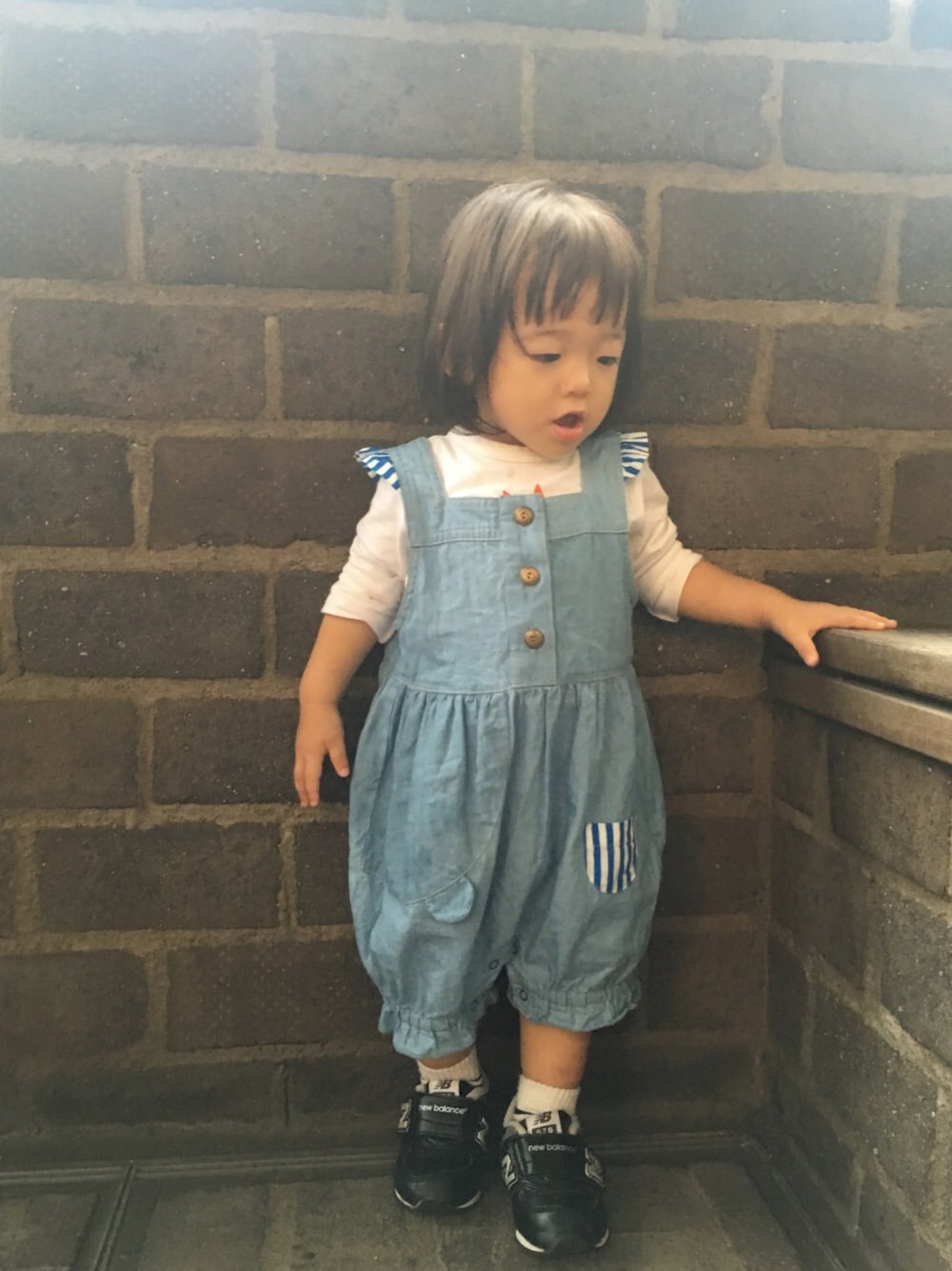 「キッズファッション、kids、シンプルコーデ、マリメッコ、おかっぱ、コッペパン」｜「baby cheerのアイテム（オールインワン・サロペット、ブルー系）」を使った、こっぺぱんさん（キッズ・70cm）の冬コーディネートの1枚目の写真