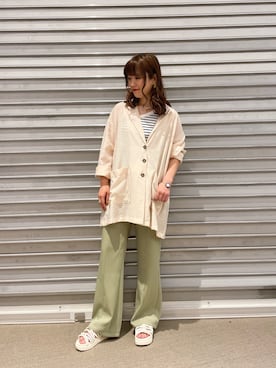 「日焼け対策」｜「アイテム（スラックス）」を使った、chiakiさん（レディース・156cm）の春コーディネート