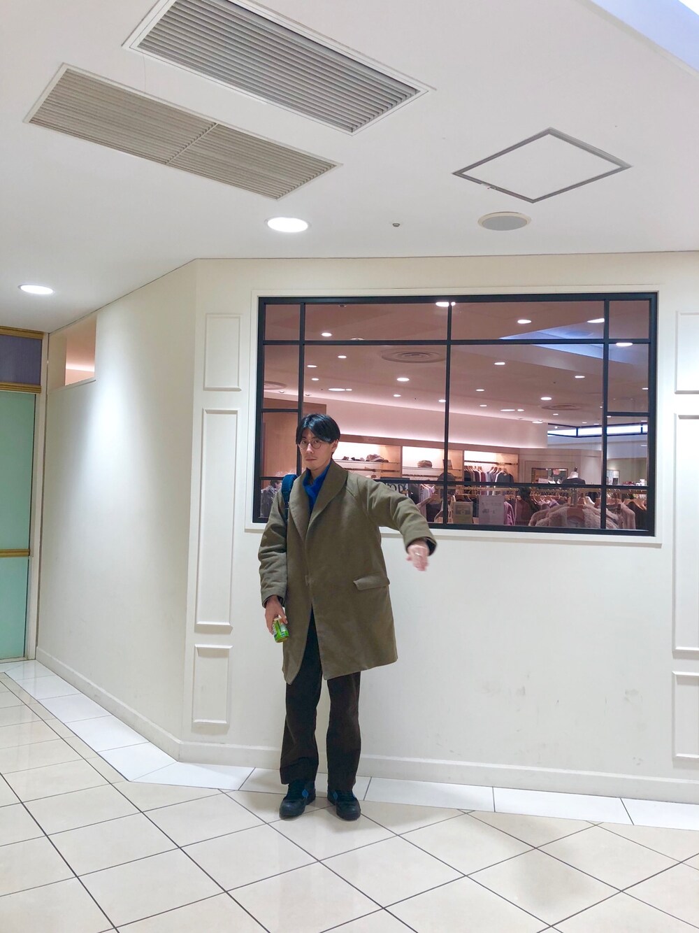 「大人カジュアル、休日スタイル、冬コーデ、ootd、フリース、コーデュロイパンツ、ショールカラーコート、差し色、ワイドパンツ、冬アウター着回しチャレンジ」｜「TIMEXのTIMEX / タイメックス : Ironman#（アナログ腕時計、ブラック系）」を使った、納豆さん（メンズ・178cm）の冬コーディネートの1枚目の写真
