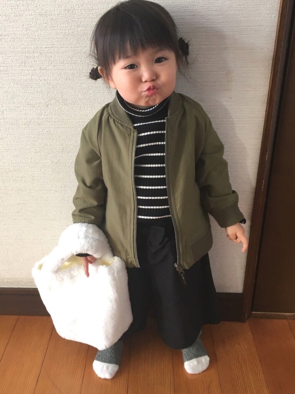 「Birthdayのアイテム（MA-1、グリーン系）」を使った、A&Nさん（キッズ・90cm）の冬コーディネートの1枚目の写真