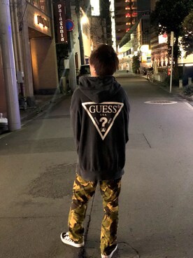 「Guess（ゲス）のアイテム（パーカー）」を使った、いっちゅさん（メンズ・165cm）の冬コーディネート