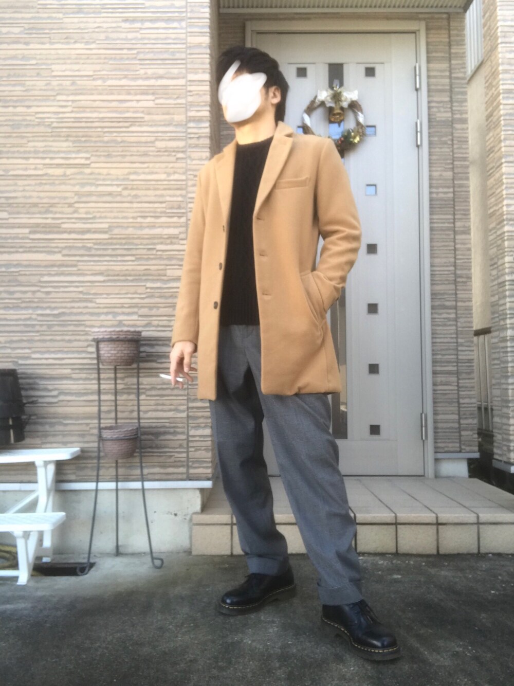 「休日スタイル、大人カジュアル、グレンチェック、キレイめ、ootd、コート、チェスターコート、GU、冬、Dr.Martens」｜「BACK NUMBERのアイテム（チェスターコート、ベージュ系）」を使った、タルナンドさん（メンズ・165cm）の冬コーディネートの1枚目の写真