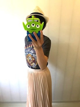 「GU（ジーユー）のアイテム（Tシャツ/カットソー、グレー系）」を使った、みいさん（レディース・153cm）の春コーディネート