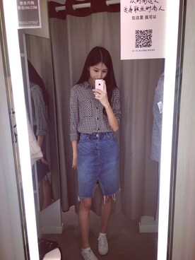 「H&M（エイチ・アンド・エム）のアイテム（シャツ/ブラウス、グレー系）」を使った、树树Eさん（レディース）の春コーディネート