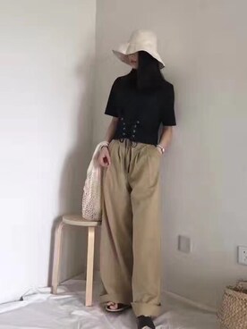 「no brand（ノーブランド）のアイテム（チノパンツ、ベージュ系）」を使った、树树Eさん（レディース）の春コーディネート