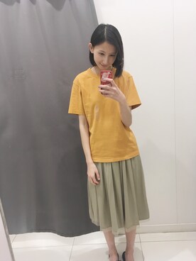 「UNIQLO（ユニクロ）のアイテム（Tシャツ/カットソー、イエロー系）」を使った、树树Eさん（レディース）の冬コーディネート