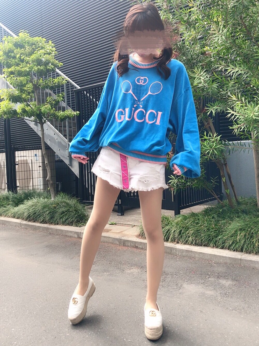「夏コーデ、カジュアル、ラフスタイル、お洒落さんとつながりたい、令和ピンクを纏え、厚底サンダル、シンプル、低身長、低身長コーデ、韓国旅行」｜「GUCCIのアイテム（スウェット、ブルー系）」を使った、ちゃきらて。さん（レディース・148cm）の夏コーディネートの1枚目の写真