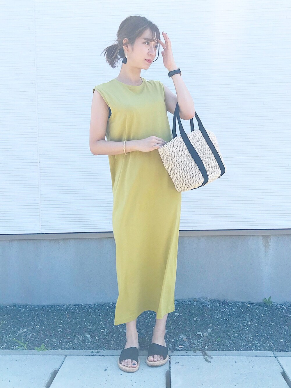 「夏、シンプルコーデ、ラクチンコーデ、スカートスタイル、カジュアルコーデ、ノースリーブ、ワンピース、イエロー、ママコーデ、ootd」｜「AMERICAN HOLICの・ノースリーブカットマキシワンピース（ワンピース、イエロー系）」を使った、♡Risa♡さん（レディース・160cm）の夏コーディネートの1枚目の写真