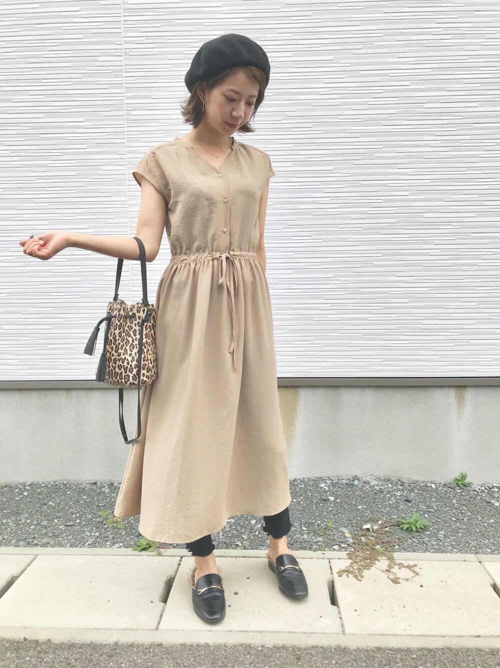 「秋のブラウンスタイル、秋コーデ、大人カジュアル、シンプル、ロングワンピース、プチプラ、ベレー帽、今日のコーデ、大人ガーリー、ママコーデ」｜「OZOCの◆ウール混ベレー帽（ハンチング/ベレー帽、ブラック系）」を使った、♡Risa♡さん（レディース・160cm）の秋コーディネートの1枚目の写真