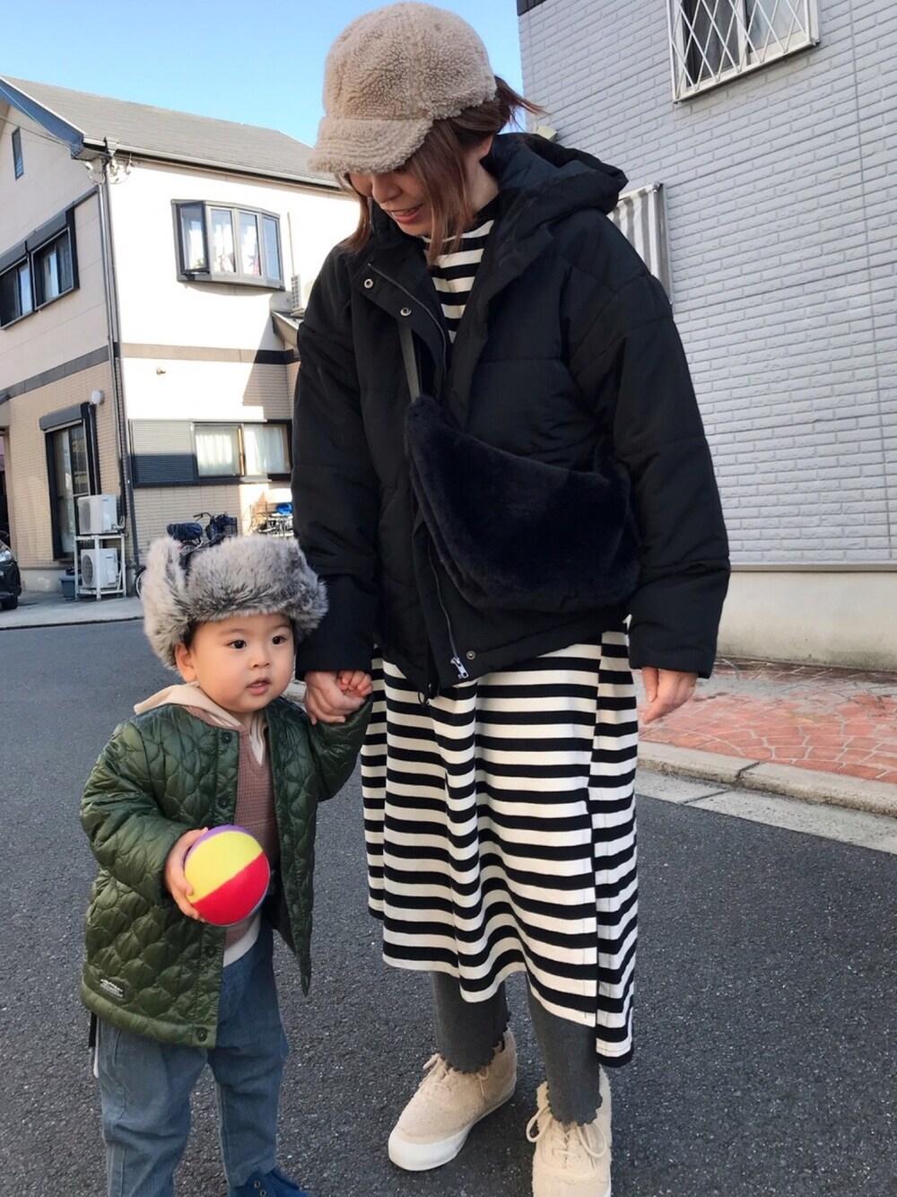 「親子コーデ、キッズコーデ、男の子コーデ、ママコーデ、プチプラ、カジュアル、おしゃれさんと繋がりたい、冬コーデ、プチプラコーデ、カジュアルコーデ」｜「韓国子供服のアイテム（帽子、グレー系）」を使った、☺︎rimu☺︎さん（キッズ・90cm）の冬コーディネートの1枚目の写真