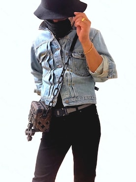 「off white（オフホワイト）のアイテム（キーホルダー）」を使った、もこ太郎☆ さん（メンズ・170cm）の春コーディネート