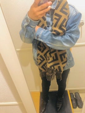 「FENDI（フェンディ）のアイテム（Scarves、ブラウン系）」を使った、もこ太郎☆ さん（メンズ）の秋コーディネート