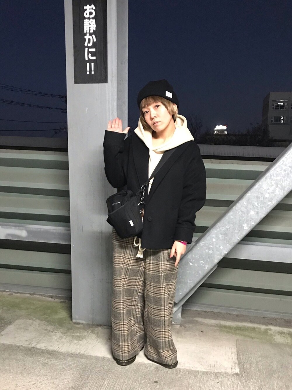 「ootd、ベージュ、メンズライク、アウター、いいね、save、フォローお願いします🤑、ThreeFourTime、a.g.plus、override 、Dr.Martens、チェック柄に恋してる」｜「DANTONの【DANTON/ダントン】ウールリブニットキャップ（ニットキャップ/ビーニー、ブラック系）」を使った、osonosanさん（レディース・146cm）の冬コーディネートの1枚目の写真