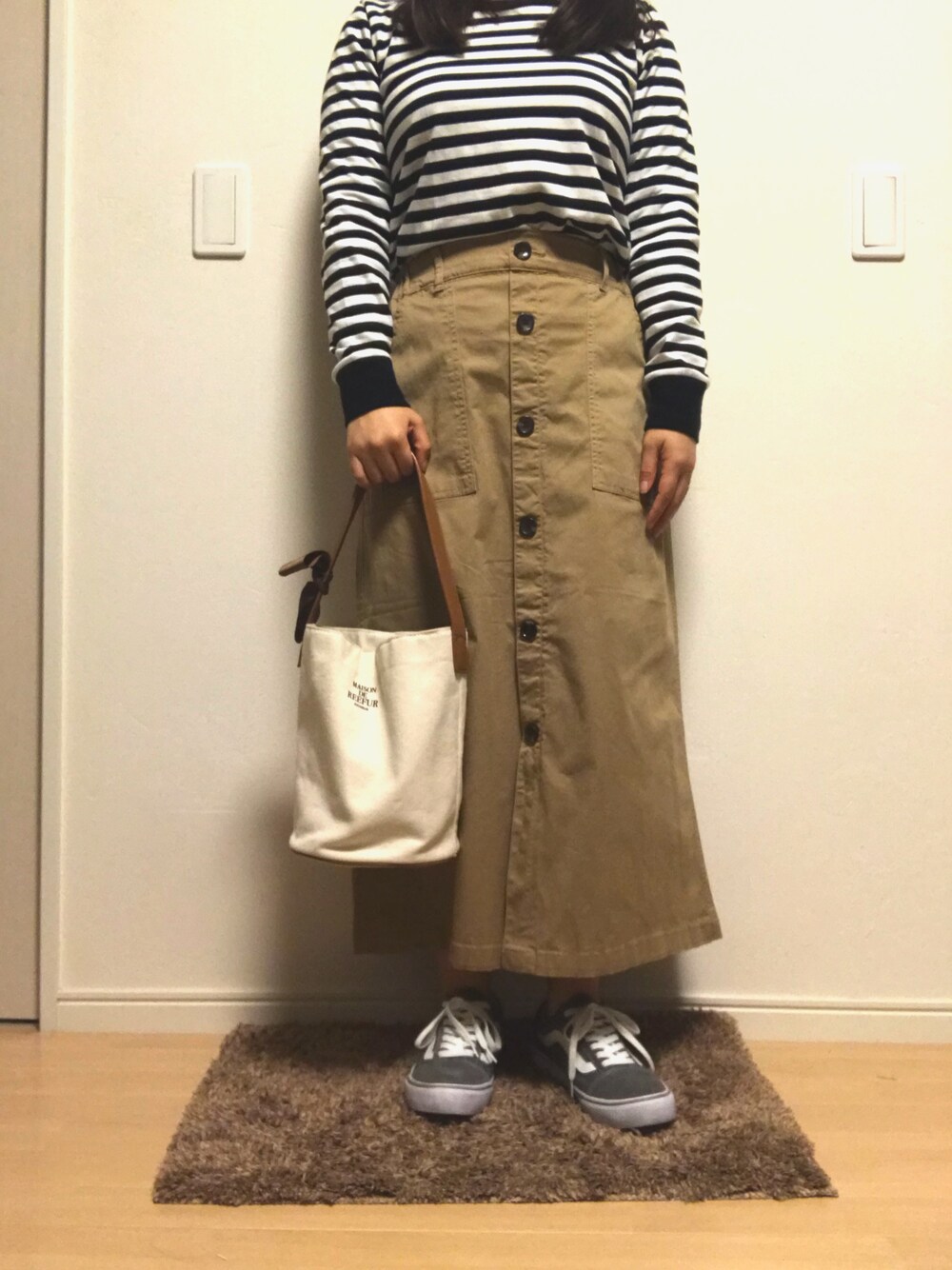 「シンプル、大人カジュアル、ボーダー、しまむら、ベージュ、ロングスカート」｜「agnes b.のアイテム（Tシャツ/カットソー、ホワイト系）」を使った、みみさん（レディース・156cm）の春コーディネートの1枚目の写真