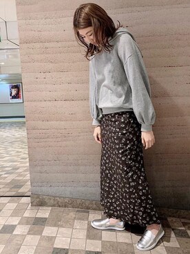 「アイテム（スリッポン、シルバー系）」を使った、Launaleaさん（レディース・160cm）の春コーディネート