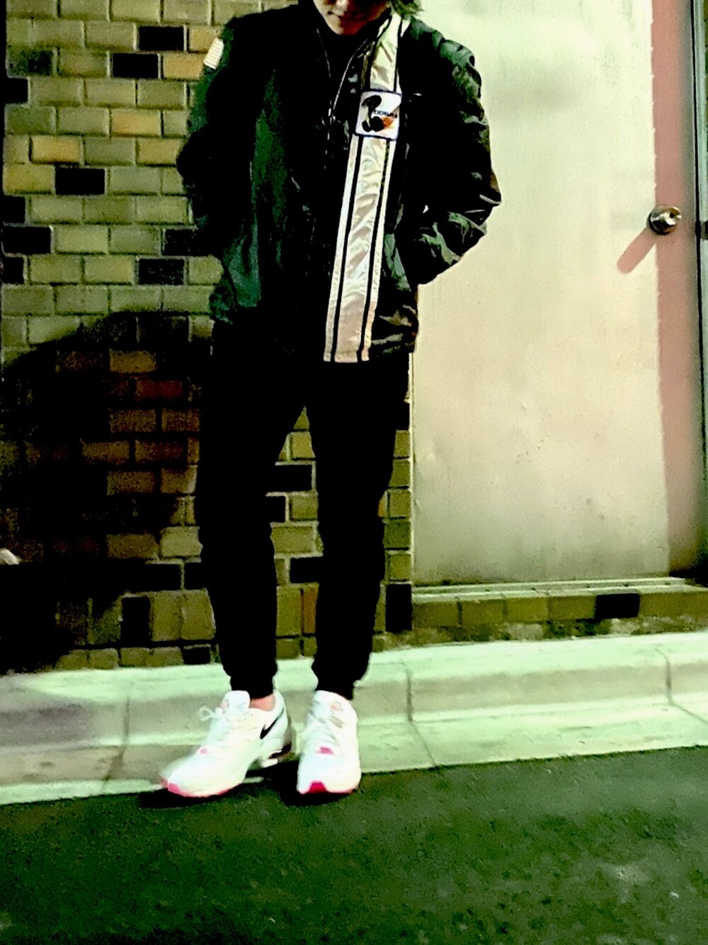 「レーシングジャケット」｜「COBRAの古着（ライダースジャケット、ブラック系）」を使った、TKさん（メンズ・170cm）の冬コーディネートの1枚目の写真