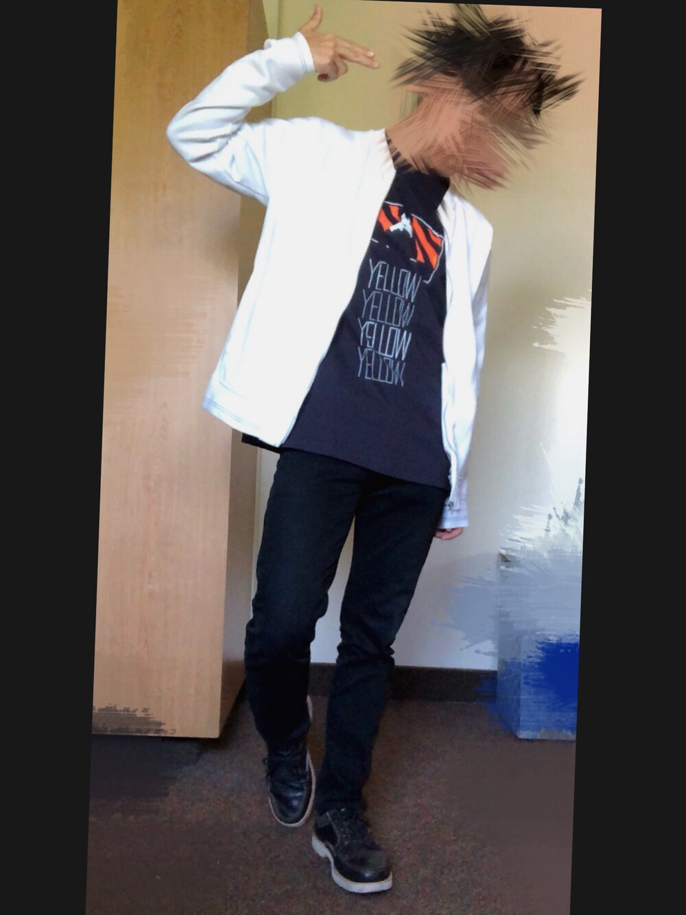 「yoh kamiyamaのアイテム（Tシャツ/カットソー、ブラック系）」を使った、Rikiさん（メンズ・168cm）の春コーディネートの1枚目の写真