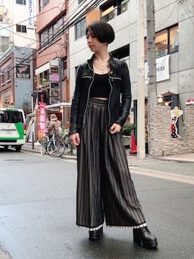 「ショートヘア」｜「アイテム（ライダースジャケット）」を使った、なべさん（レディース・161cm）の冬コーディネート