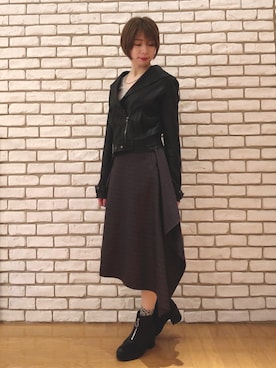 「ショートヘア」｜「アイテム（ライダースジャケット）」を使った、なべさん（レディース・161cm）の冬コーディネート