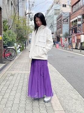 「アイテム（ミリタリージャケット、ホワイト系）」を使った、なべさん（レディース・161cm）の春コーディネート