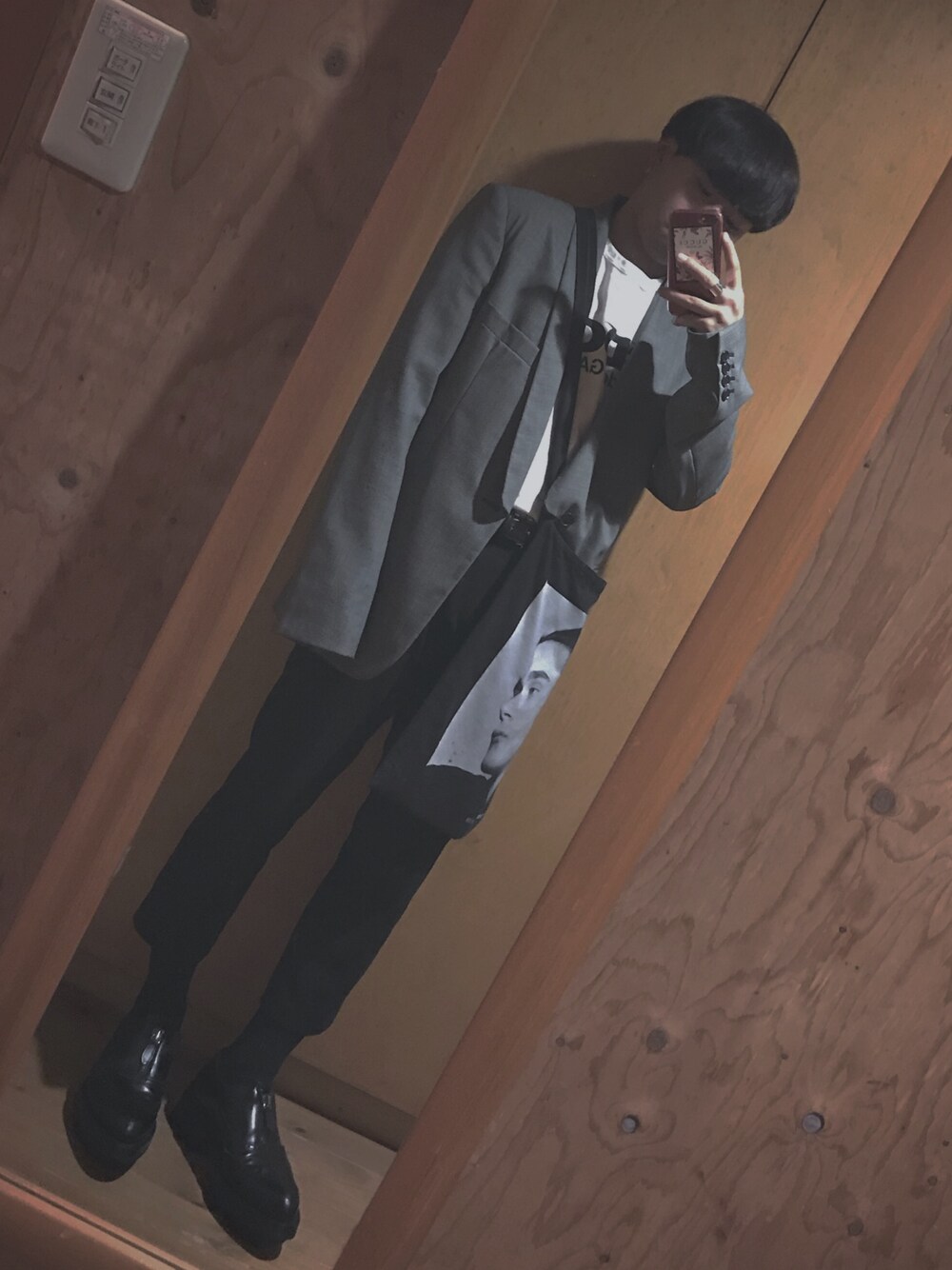 「krisvanassche 、KRIS VAN ASSCHE、COMME des GARCONS、RAF SIMONS、PRADA、カジュアルコーデ、ootd、モード、春コーデ、シンプル」｜「COMME des GARCONSのアイテム（Tシャツ/カットソー、ホワイト系）」を使った、ピヨ助さん（メンズ・162cm）の春コーディネートの1枚目の写真