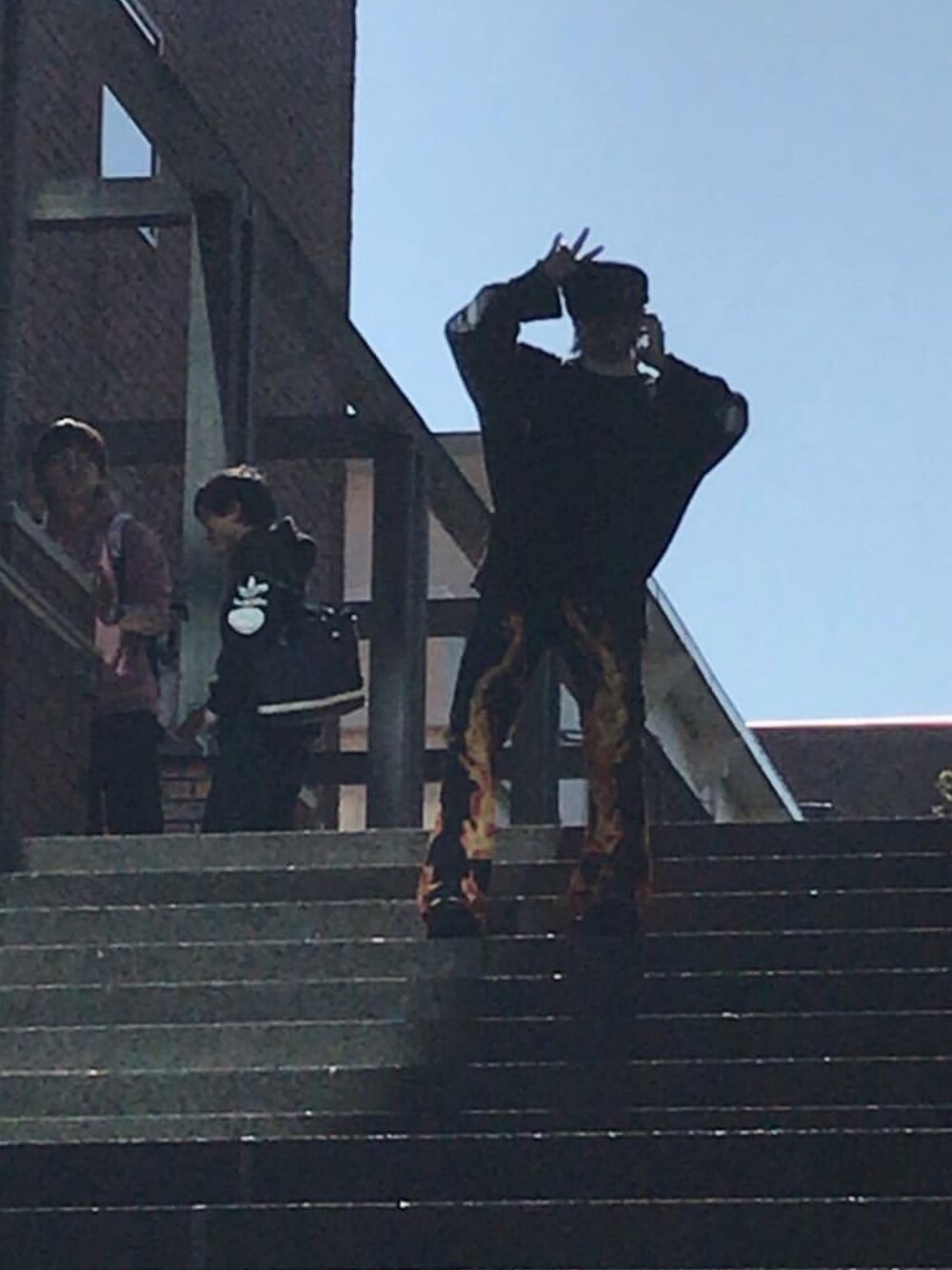 「kakavaka、raucohouse、UNIF、openthedoor、春コーデ、ootd、古着、厚底、韓国ファッション、韓国スタイル」｜「UNIFのアイテム（ブーツ、ブラック系）」を使った、ピヨ助さん（メンズ・162cm）の春コーディネートの1枚目の写真