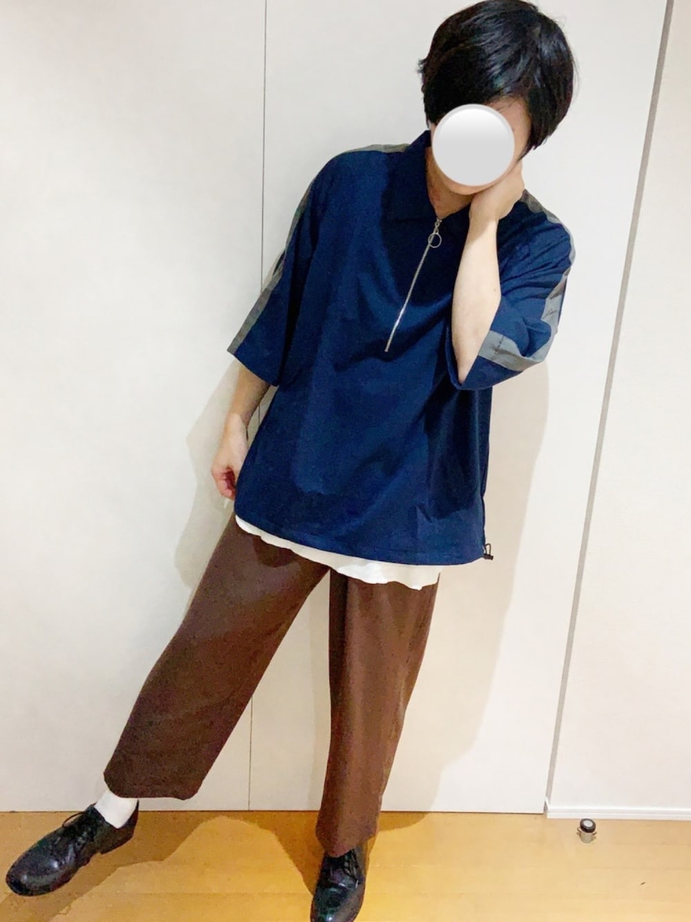 「秋のコーデ、夏コーデ、レイヤードスタイル、ワイドパンツ、ハーフジップ、ゆるコーデ、着回しコーデ、オーバーサイズ、ビックシルエット、ビッグシルエット」｜「CASPER JOHNのHalf-zip Ballon Raglan T-shirts/ハーフジップバルーンラグランT（シャツ/ブラウス、ブルー系）」を使った、えるくんさん（メンズ・180cm）の秋コーディネートの1枚目の写真