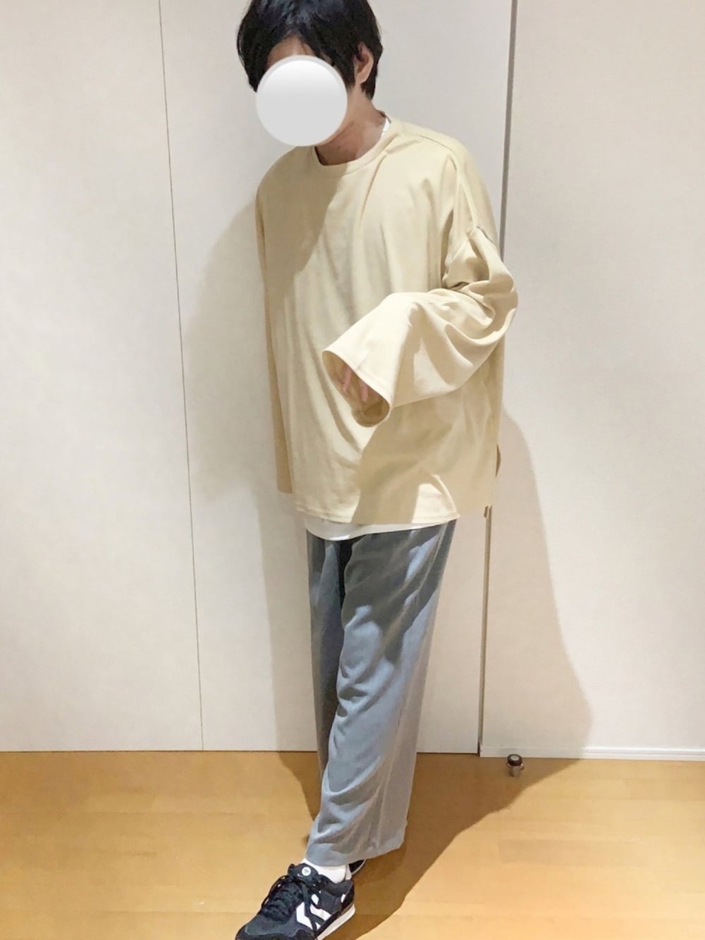 「秋のマイ旬スタイル、秋コーデ、秋のコーデ、くすみカラー、ビッグシルエット、ビックシルエット、レイヤードスタイル、ワイドパンツ、大人カジュアル、ゆるコーデ」｜「LILLのオーバーサイズ 長袖 Tシャツ ＆ タンクトップ リアルレイヤード アンサンブル セット（Tシャツ/カットソー、ベージュ系）」を使った、えるくんさん（メンズ・180cm）の秋コーディネートの1枚目の写真