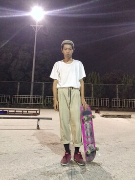 「TOPMAN（トップマン）のアイテム（Tシャツ/カットソー）」を使った、Canさん（メンズ・177cm）の秋コーディネート