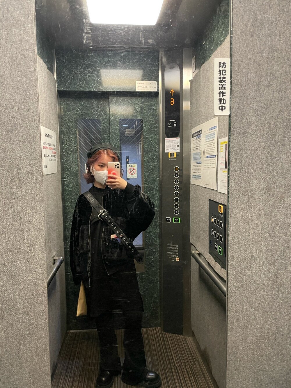 「merry jennyのいそざいドルマンブルゾン（ブルゾン、ブラック系）」を使った、偽物飛鳥さん（レディース・156cm）の春コーディネートの1枚目の写真