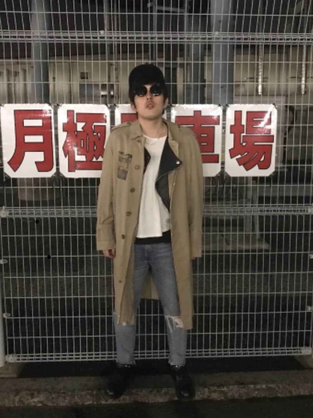 「banalchicbizarre、春、トレンチコート、ライダース、Levi's、Dr.Martens、サングラス、GU」｜「banal chic bizarreのアイテム（トレンチコート、ベージュ系）」を使った、KAZUさん（メンズ・172cm）の春コーディネートの1枚目の写真