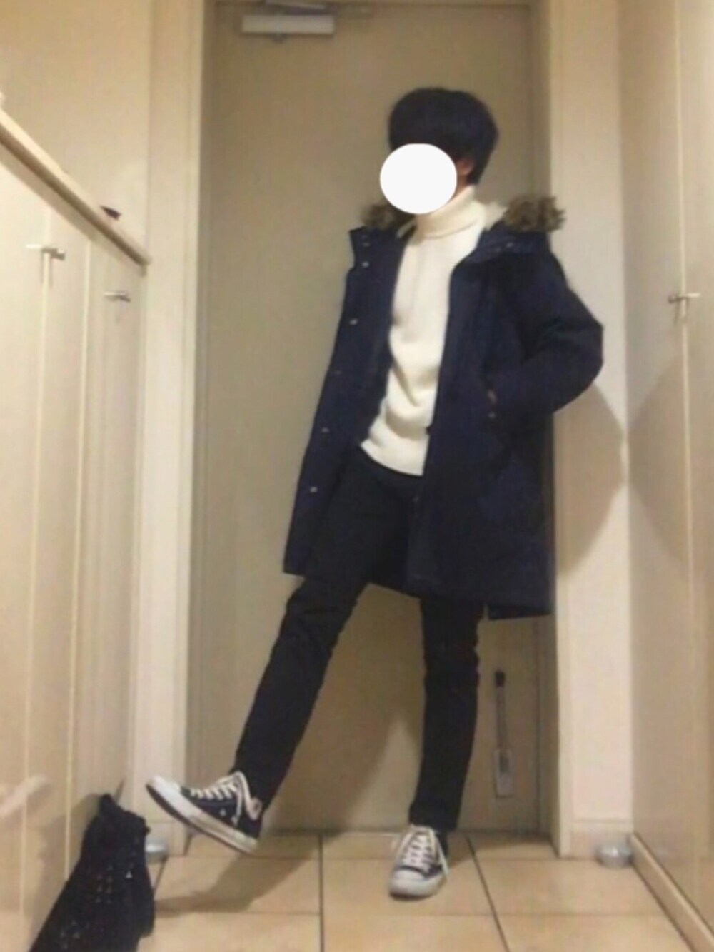 「GU、白ニット、プチプラ、プチプラコーデ、モッズコート」｜「CONVERSEのCONVERSE / CVS ALL STAR  HI（スニーカー、ブラック系）」を使った、信玄さん（メンズ・168cm）の冬コーディネートの1枚目の写真