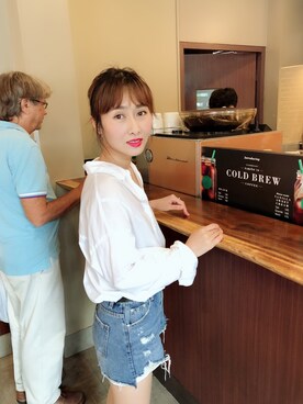 「MONKI（モンキ）のアイテム（カーゴパンツ）」を使った、马艾达さん（レディース・160cm）の夏コーディネート