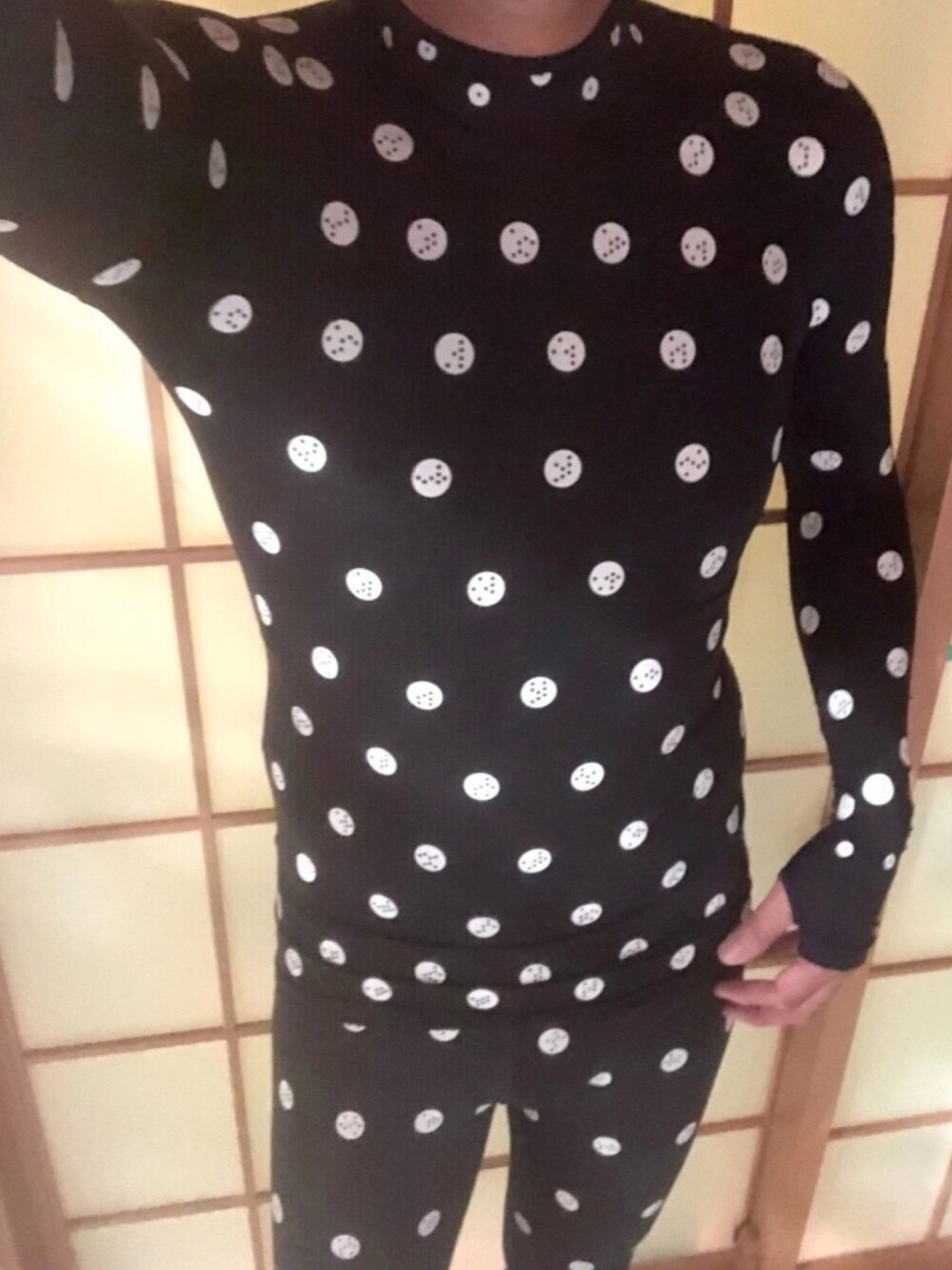 「ZOZOTOWN、ZOZO、ZOZOSUIT、タイツ、黒、モノトーン、ドット、ドット柄」｜「ZOZOのアイテム（トップス、ブラック系）」を使った、じょうsanさん（メンズ・175cm）の夏コーディネートの1枚目の写真